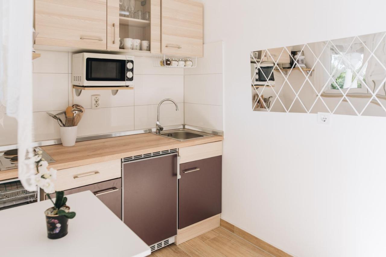 Apartmani Marina โปเรช ภายนอก รูปภาพ