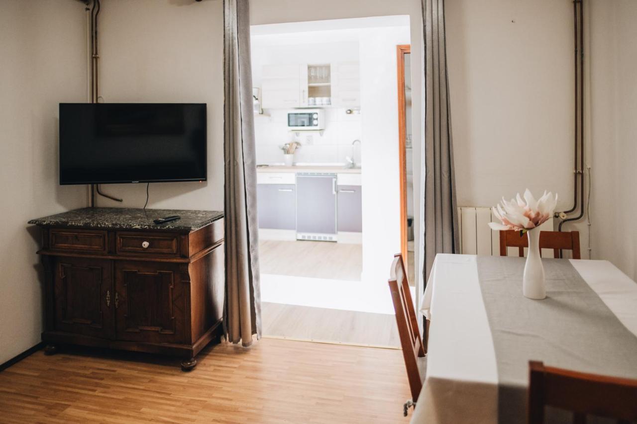 Apartmani Marina โปเรช ภายนอก รูปภาพ