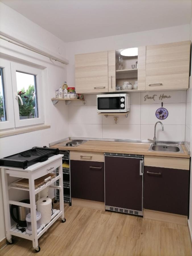 Apartmani Marina โปเรช ภายนอก รูปภาพ